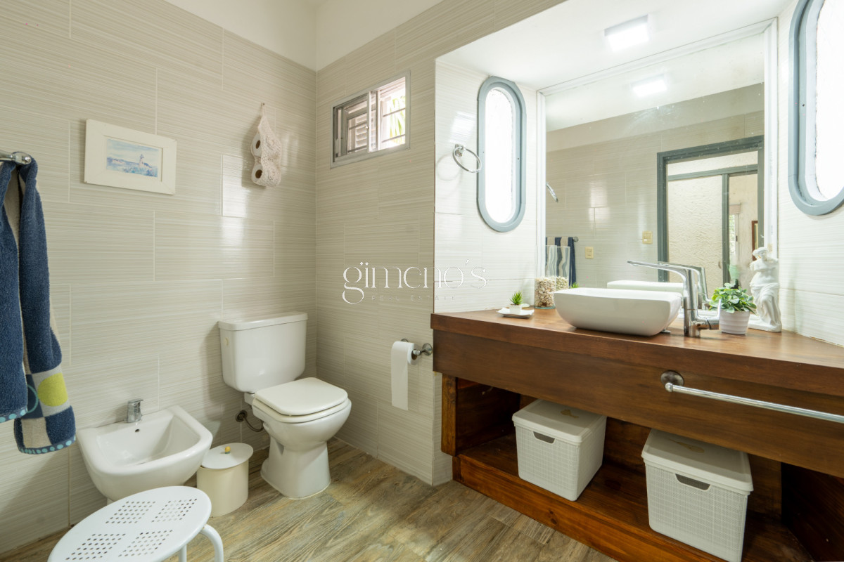 Casa ID.354 - Alquiler de Casa 4 Dormitorios en zona Cantegril - Punta del Este 