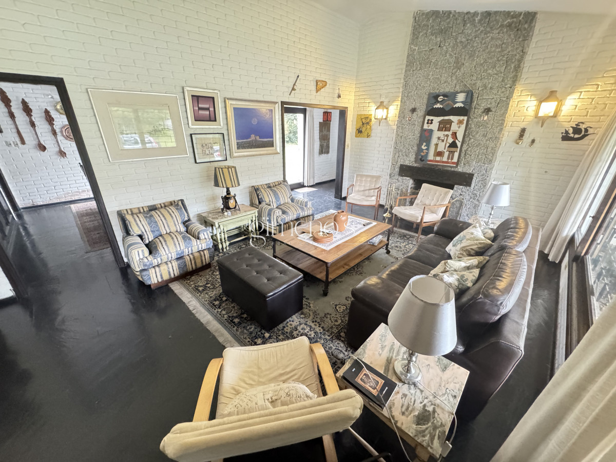 Casa ID.325 - Chalet tradicional en excelente ubicación, ideal para vivir todo el año