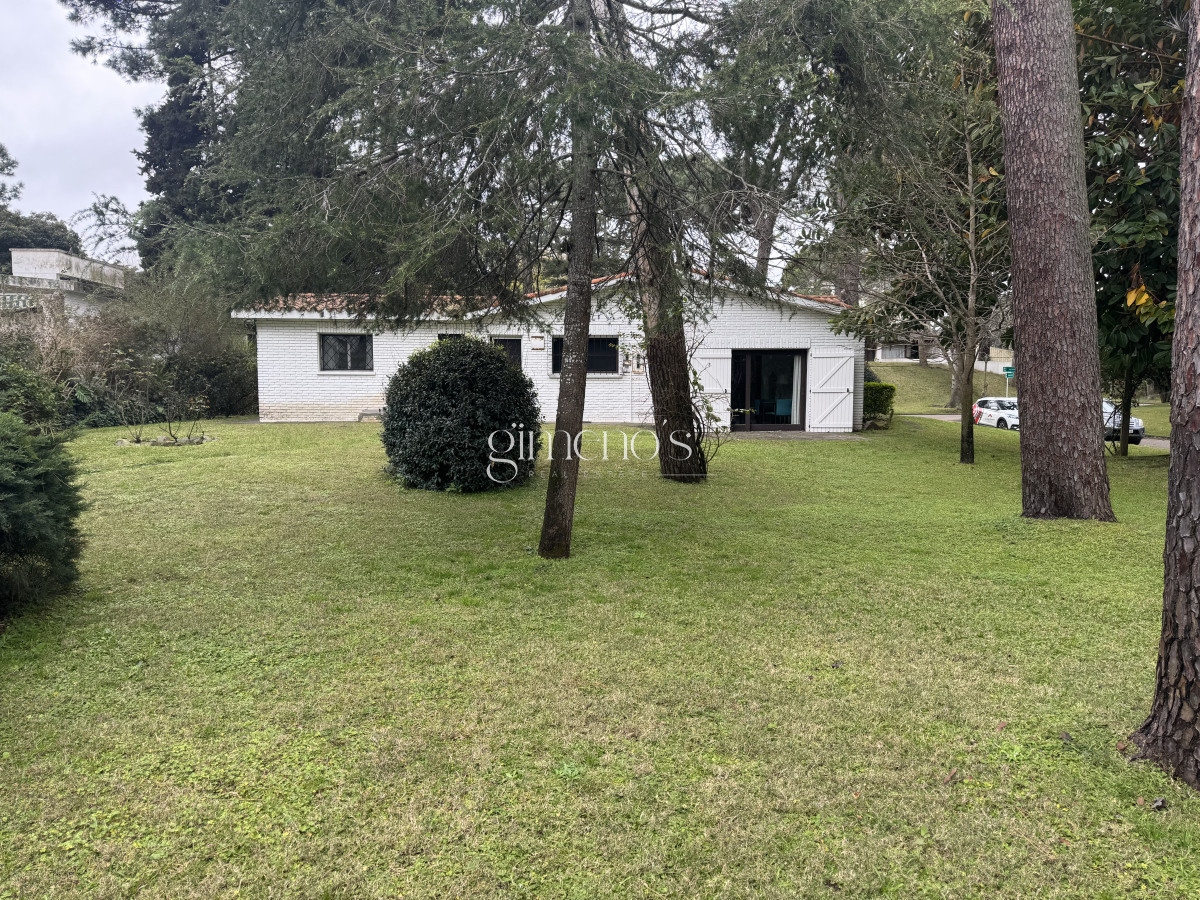 Casa ID.325 - Chalet tradicional en excelente ubicación, ideal para vivir todo el año