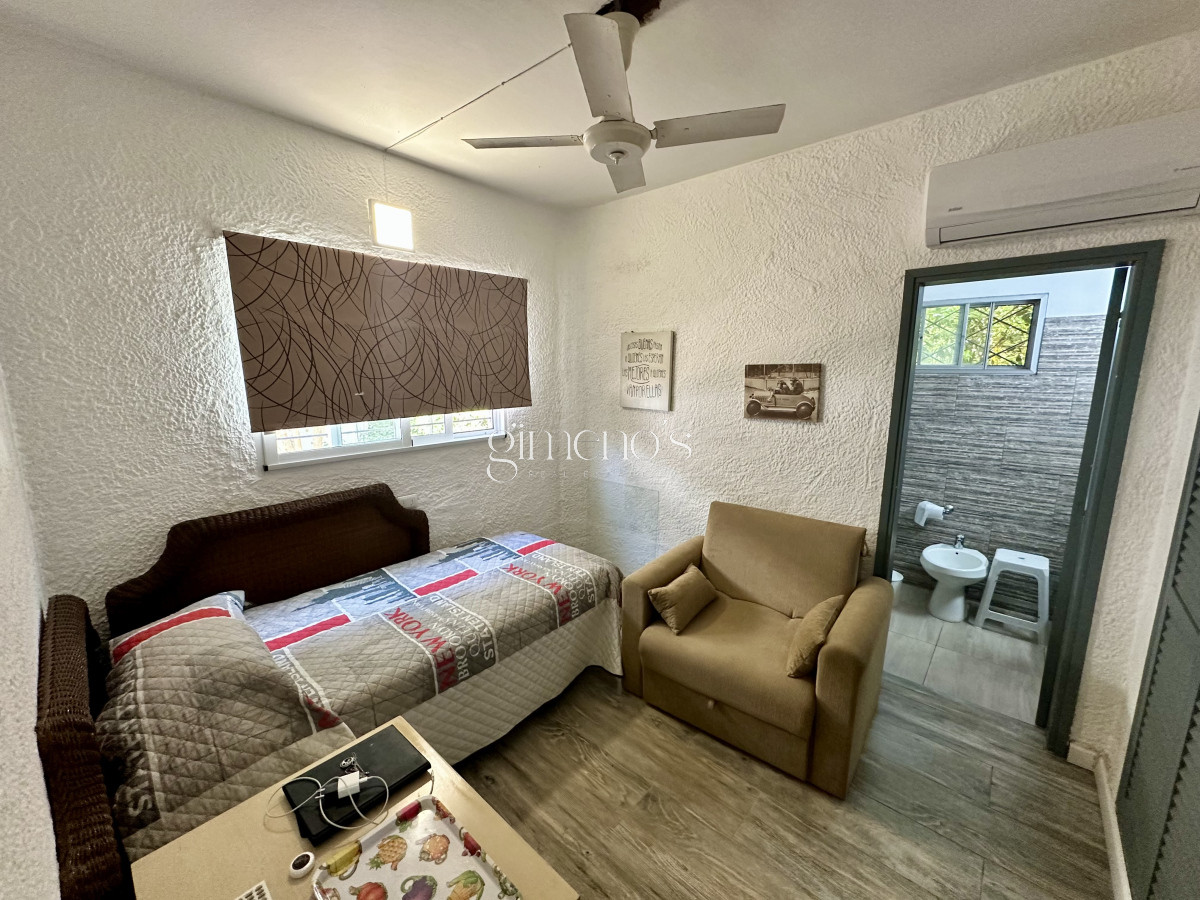 Casa ID.354 - Alquiler de Casa 4 Dormitorios en zona Cantegril - Punta del Este 