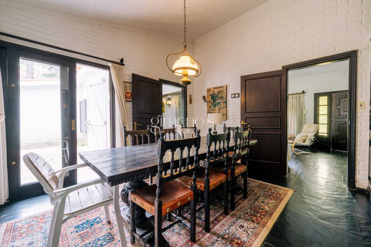 Casa ID.325 - Chalet tradicional en excelente ubicación, ideal para vivir todo el año