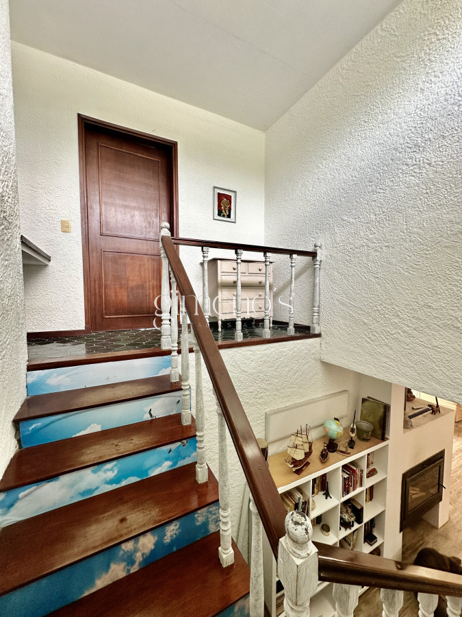 Casa ID.354 - Alquiler de Casa 4 Dormitorios en zona Cantegril - Punta del Este 