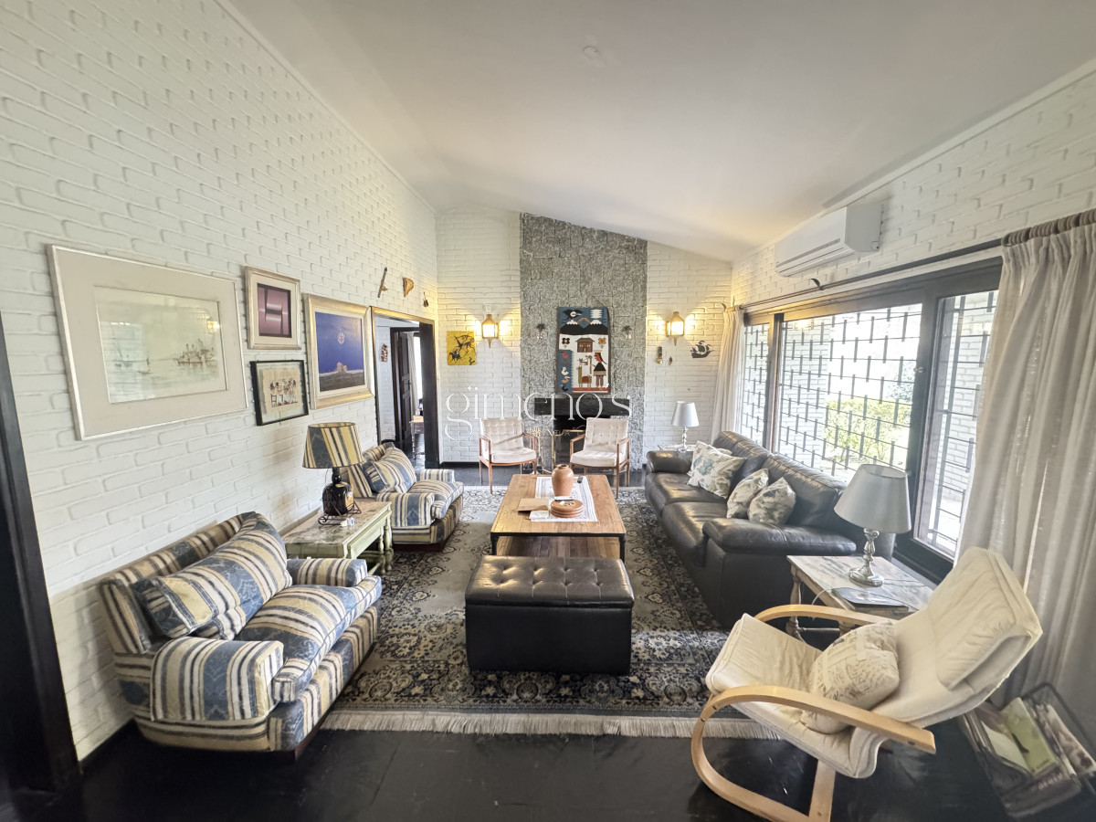 Casa ID.325 - Chalet tradicional en excelente ubicación, ideal para vivir todo el año