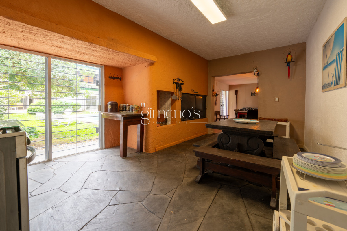 Casa ID.354 - Alquiler de Casa 4 Dormitorios en zona Cantegril - Punta del Este 