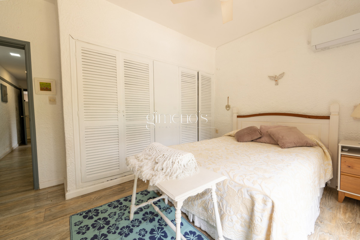 Casa ID.354 - Alquiler de Casa 4 Dormitorios en zona Cantegril - Punta del Este 