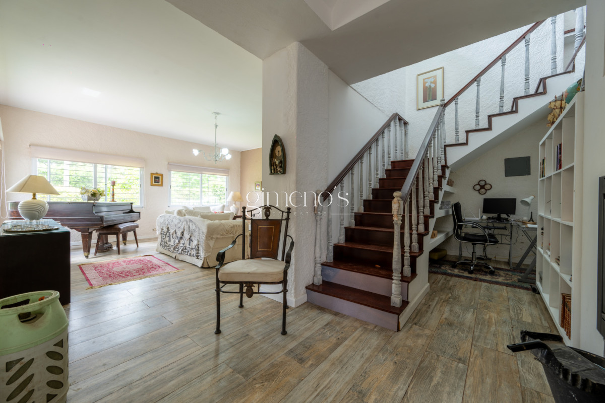 Casa ID.354 - Alquiler de Casa 4 Dormitorios en zona Cantegril - Punta del Este 