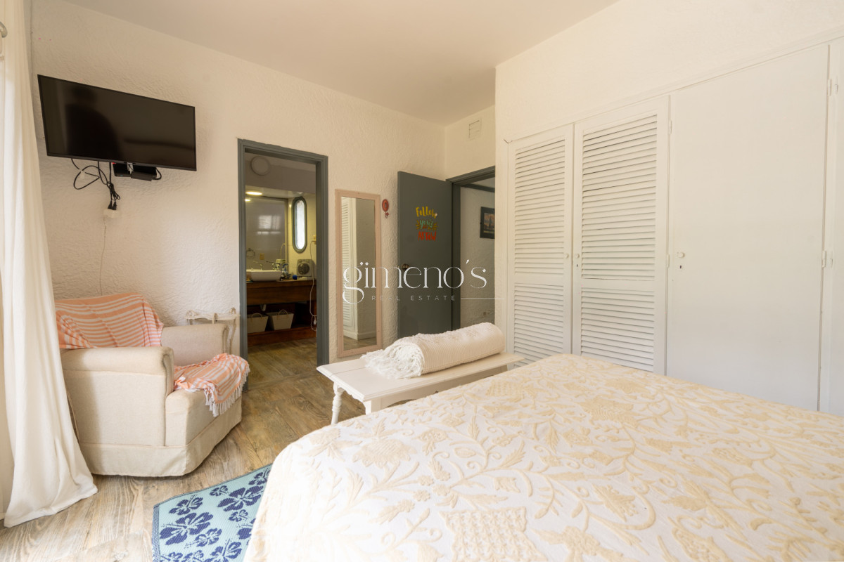 Casa ID.354 - Alquiler de Casa 4 Dormitorios en zona Cantegril - Punta del Este 