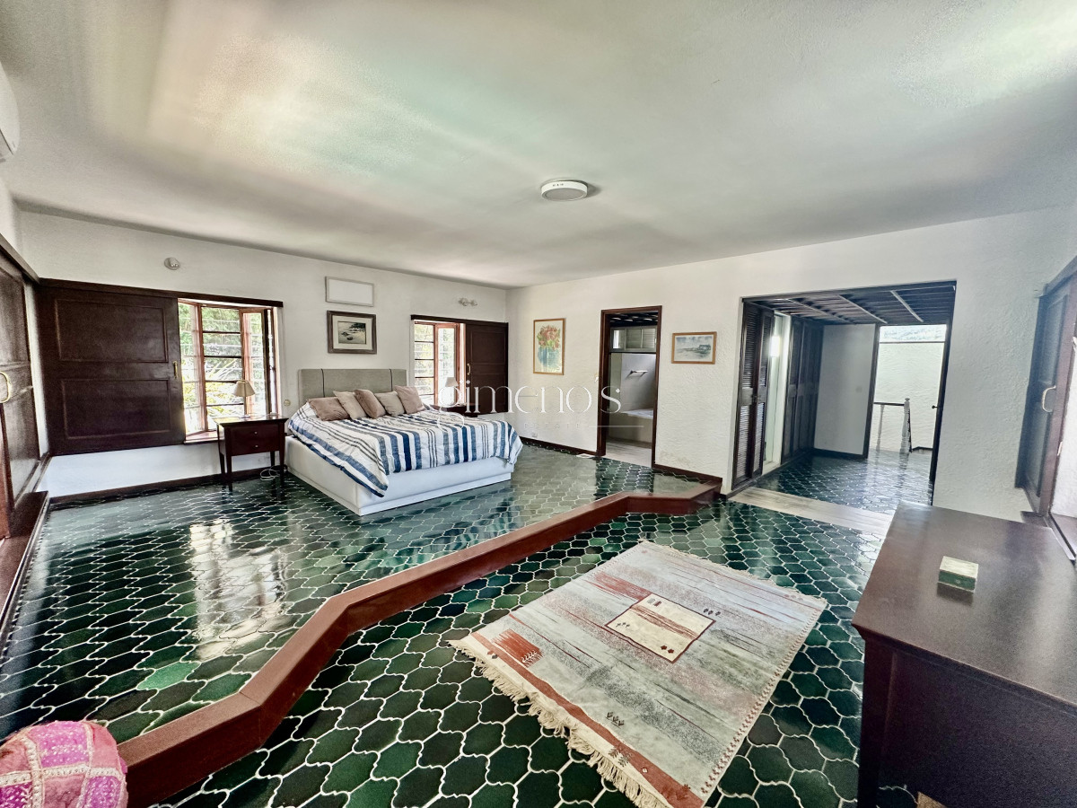 Casa ID.354 - Alquiler de Casa 4 Dormitorios en zona Cantegril - Punta del Este 