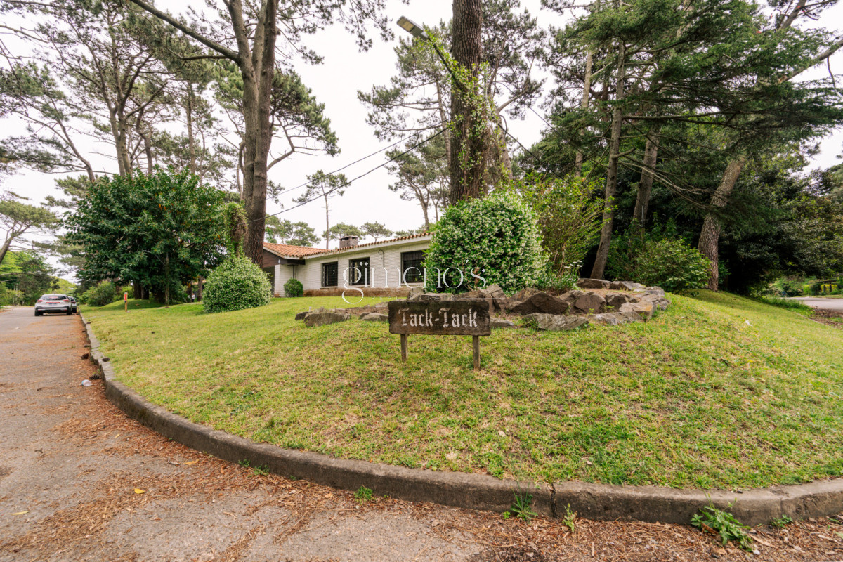 Casa ID.325 - Chalet tradicional en excelente ubicación, ideal para vivir todo el año