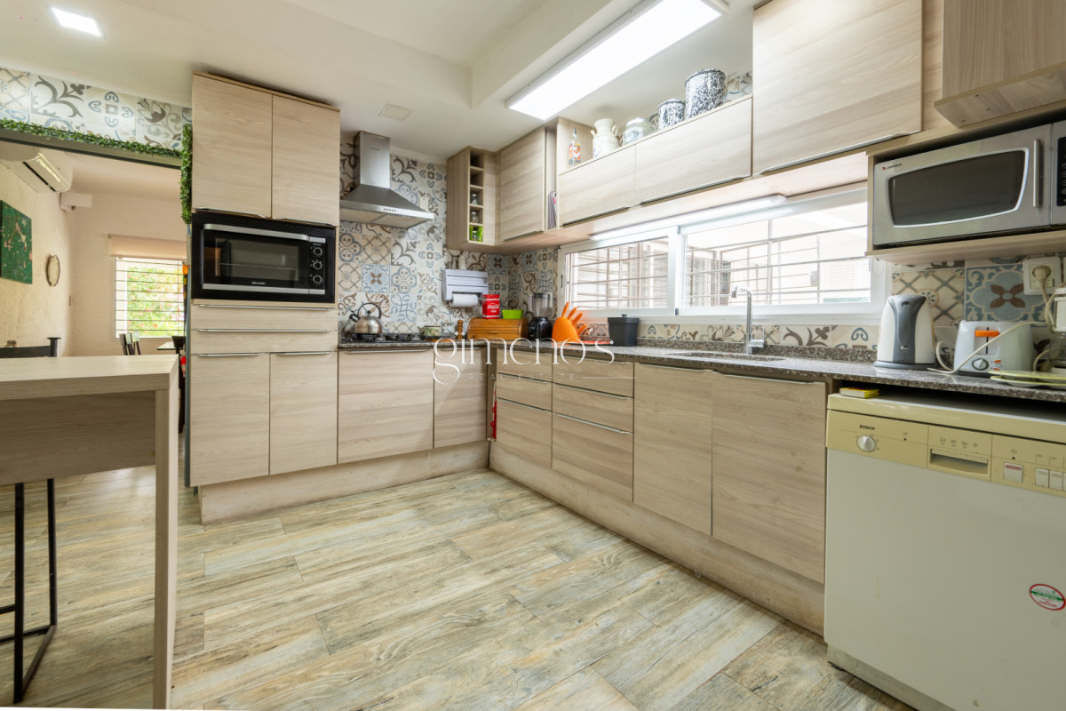 Casa ID.354 - Alquiler de Casa 4 Dormitorios en zona Cantegril - Punta del Este 