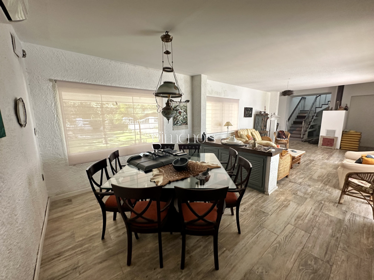 Casa ID.354 - Alquiler de Casa 4 Dormitorios en zona Cantegril - Punta del Este 