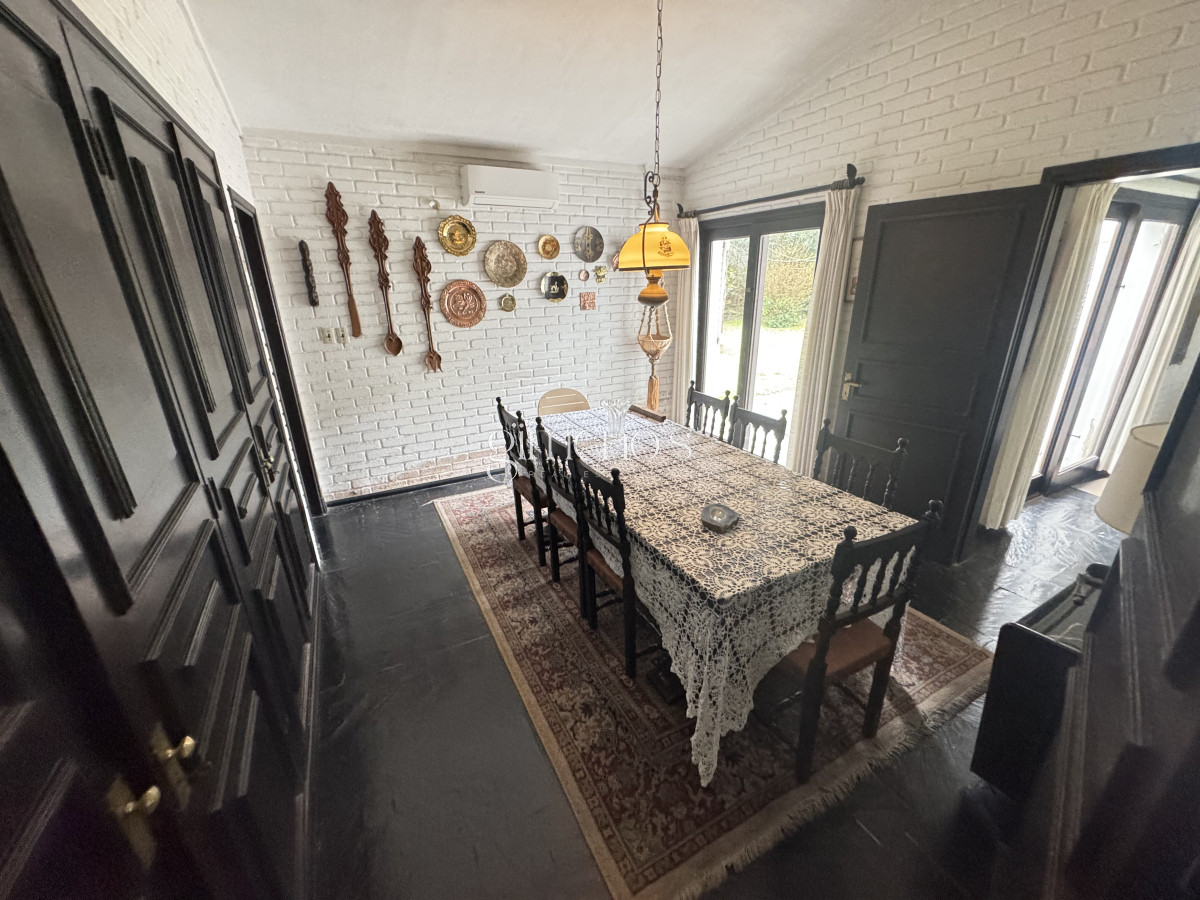 Casa ID.325 - Chalet tradicional en excelente ubicación, ideal para vivir todo el año