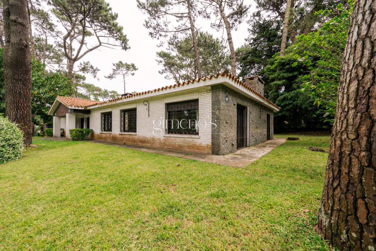 Casa ID.325 - Chalet tradicional en excelente ubicación, ideal para vivir todo el año