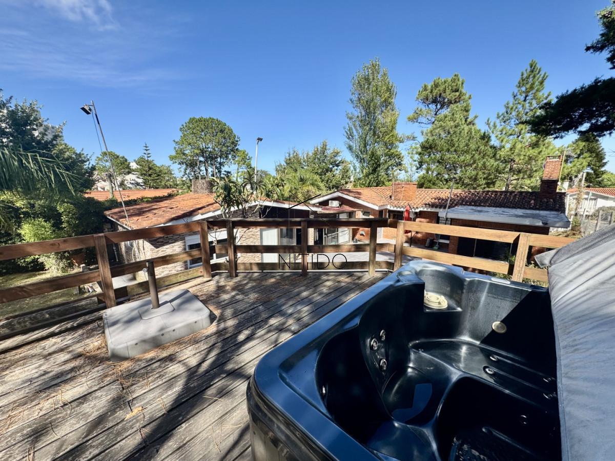 Casa ID.595 - Casa en venta playa mansa Punta del Este