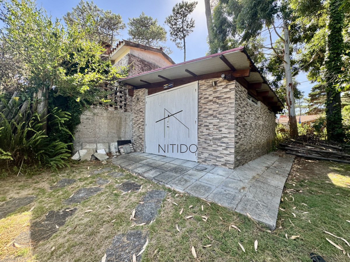 Casa ID.595 - Casa en venta playa mansa Punta del Este