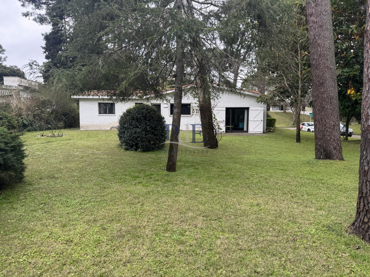 Chalet tradicional de 3 dorm en excelente ubicación, ideal para vivir todo el año. - Imagen 28