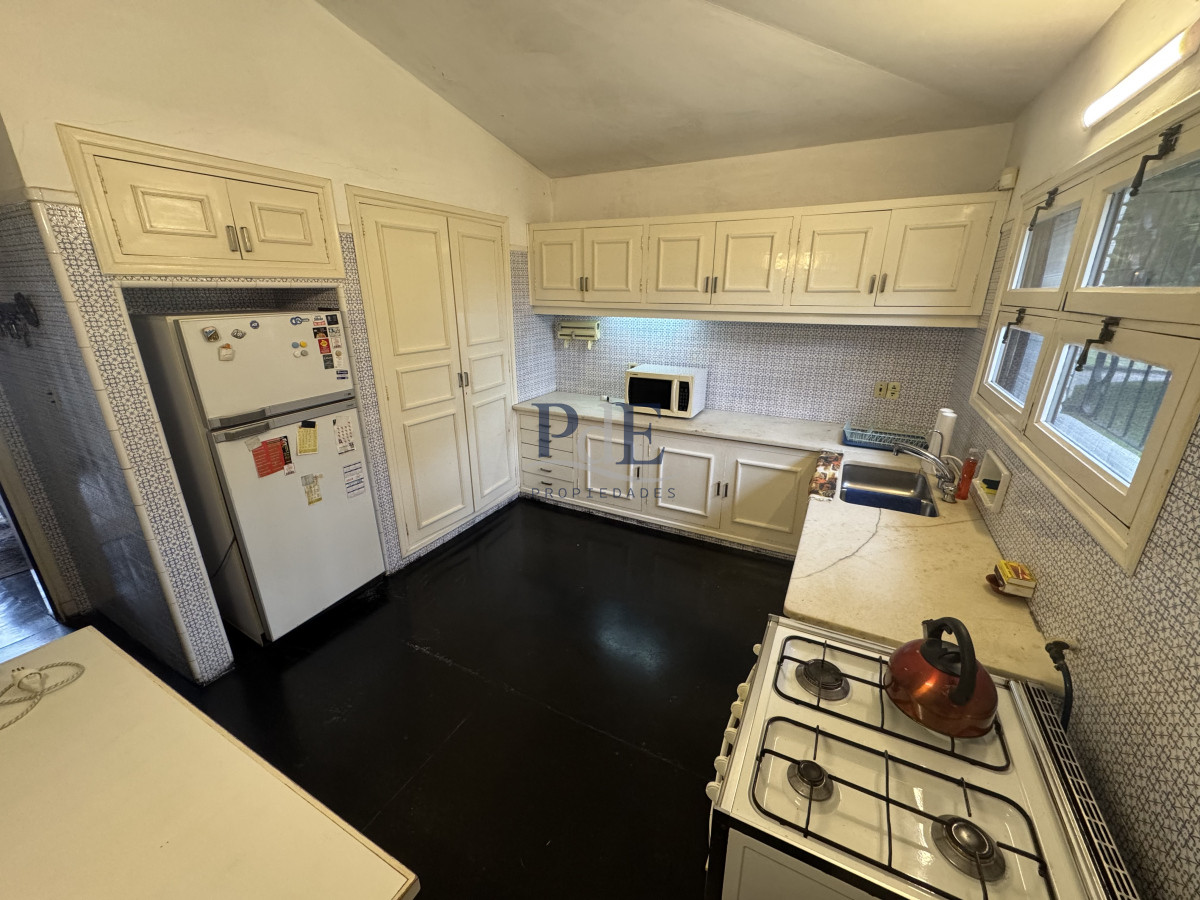 Chalet tradicional de 3 dorm en excelente ubicación, ideal para vivir todo el año. - Imagen 8