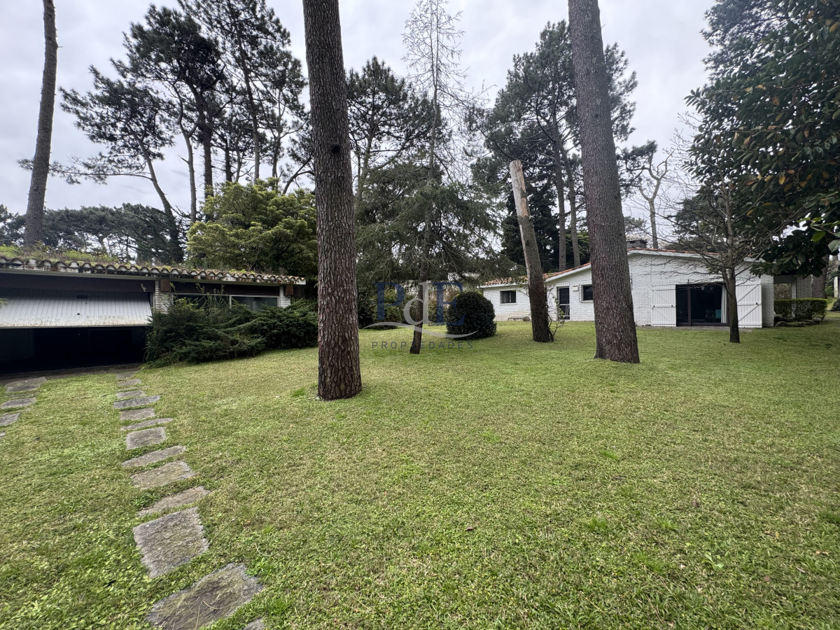 Chalet tradicional de 3 dorm en excelente ubicación, ideal para vivir todo el año. - Imagen 27