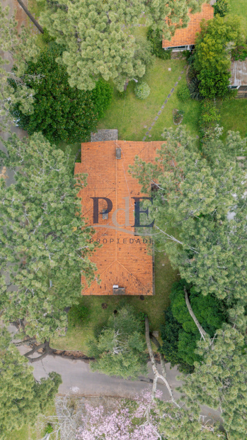 Chalet tradicional de 3 dorm en excelente ubicación, ideal para vivir todo el año. - Imagen 34