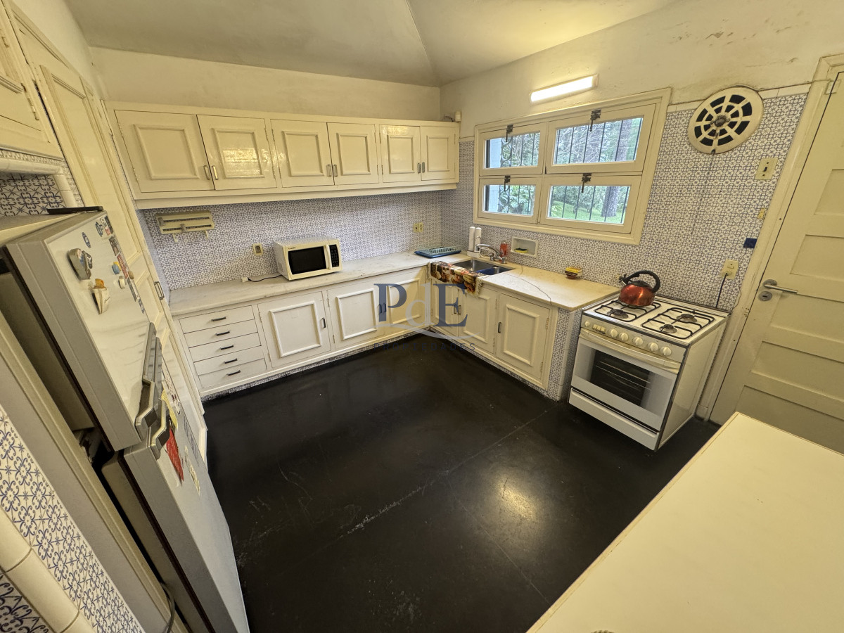 Chalet tradicional de 3 dorm en excelente ubicación, ideal para vivir todo el año. - Imagen 7