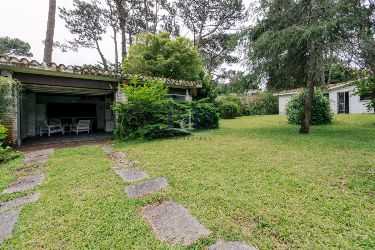 Chalet tradicional de 3 dorm en excelente ubicación, ideal para vivir todo el año. - Imagen 17