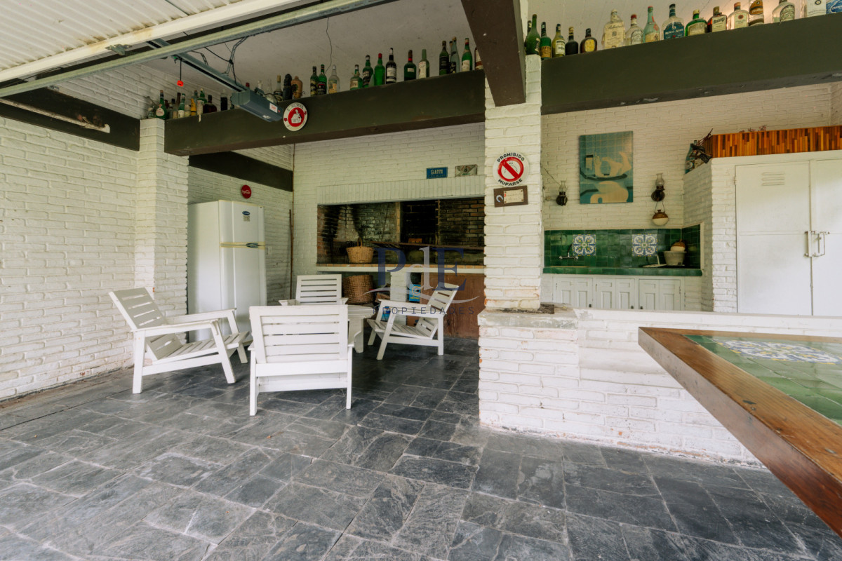 Chalet tradicional de 3 dorm en excelente ubicación, ideal para vivir todo el año. - Imagen 15