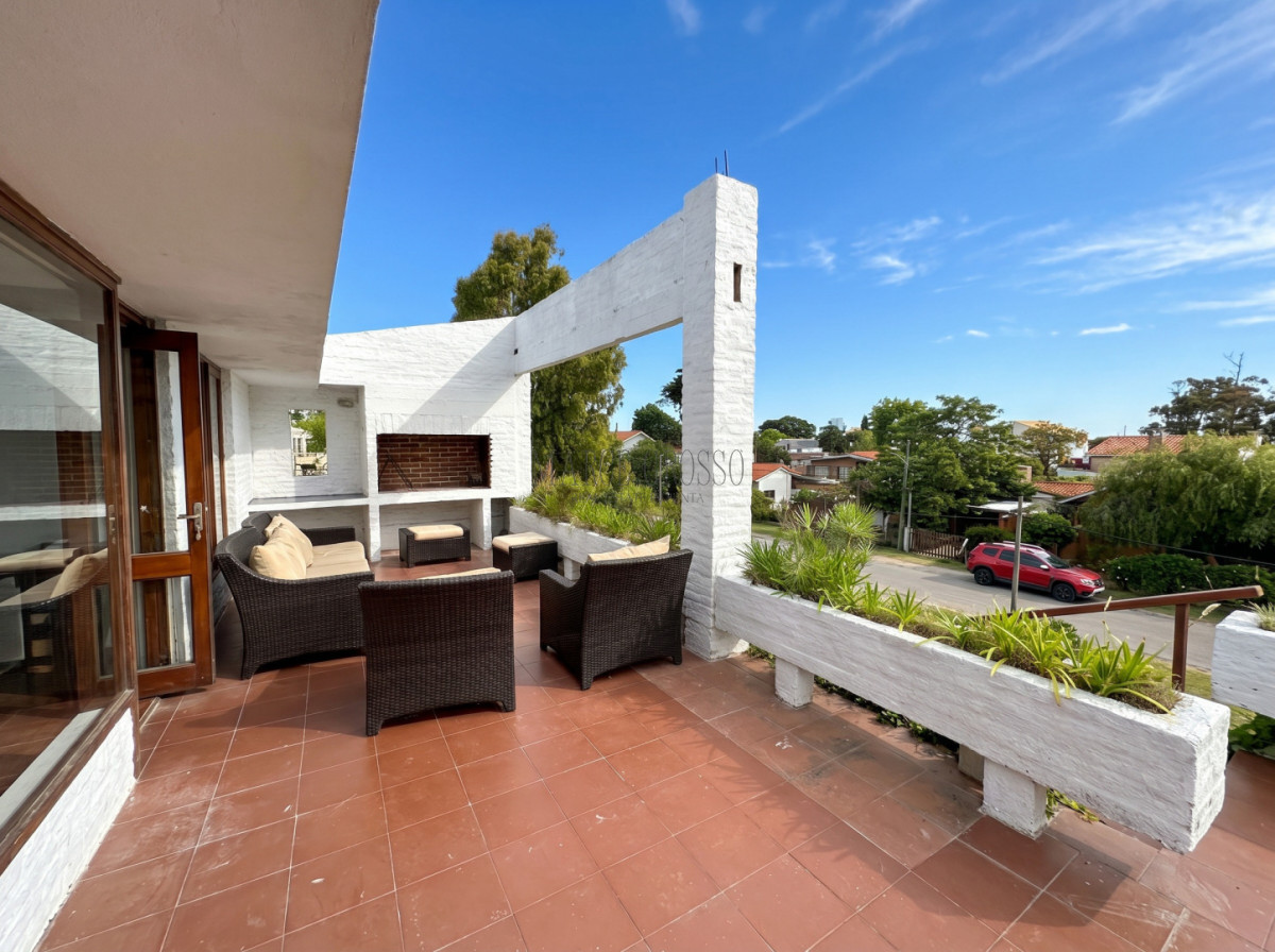 Casa ID.328 - Gran casa a 2 cuadras del mar 