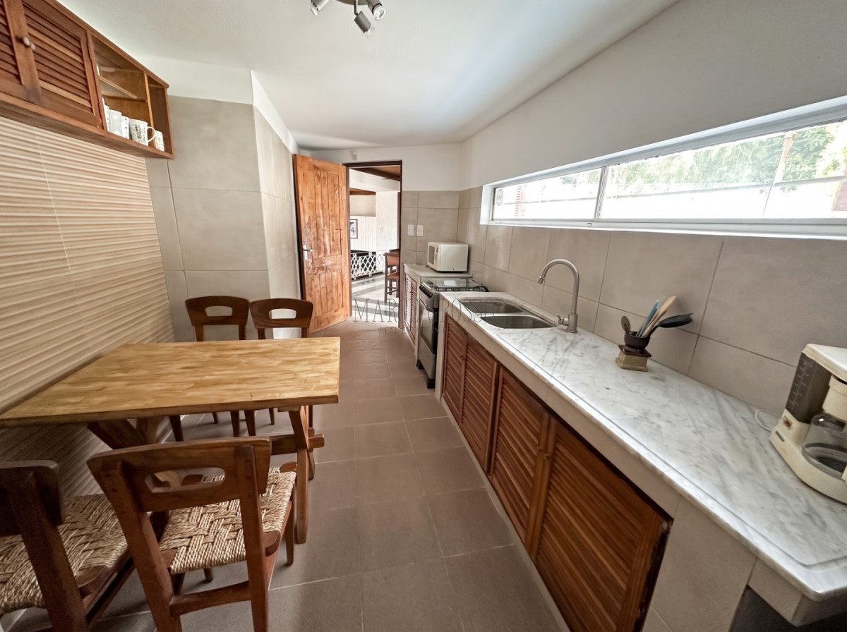 Casa ID.328 - Gran casa a 2 cuadras del mar 