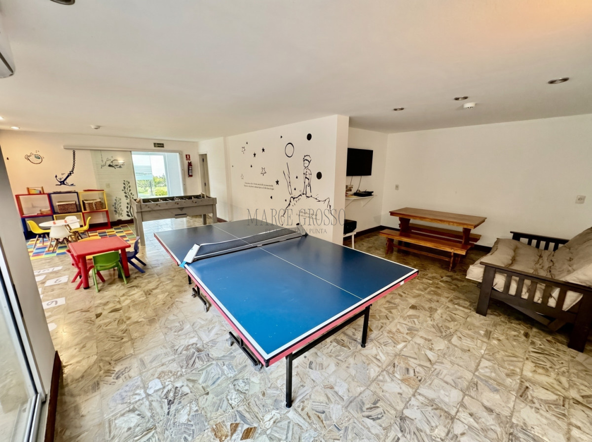Apartamento ID.331 - Apartamento en venta en primera línea de la Playa Mansa, Punta del Este — 130 m² con vista al mar