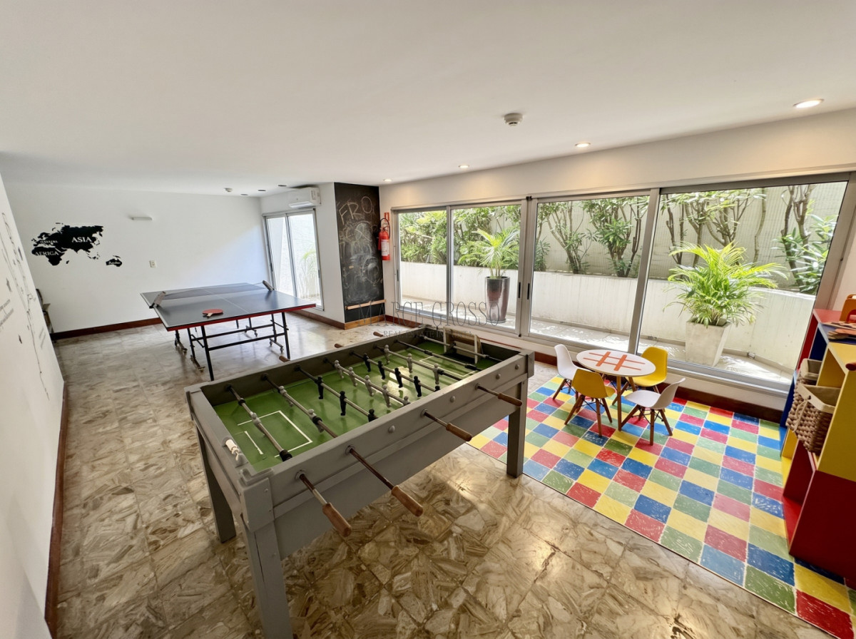 Apartamento ID.331 - Apartamento en venta en primera línea de la Playa Mansa, Punta del Este — 130 m² con vista al mar