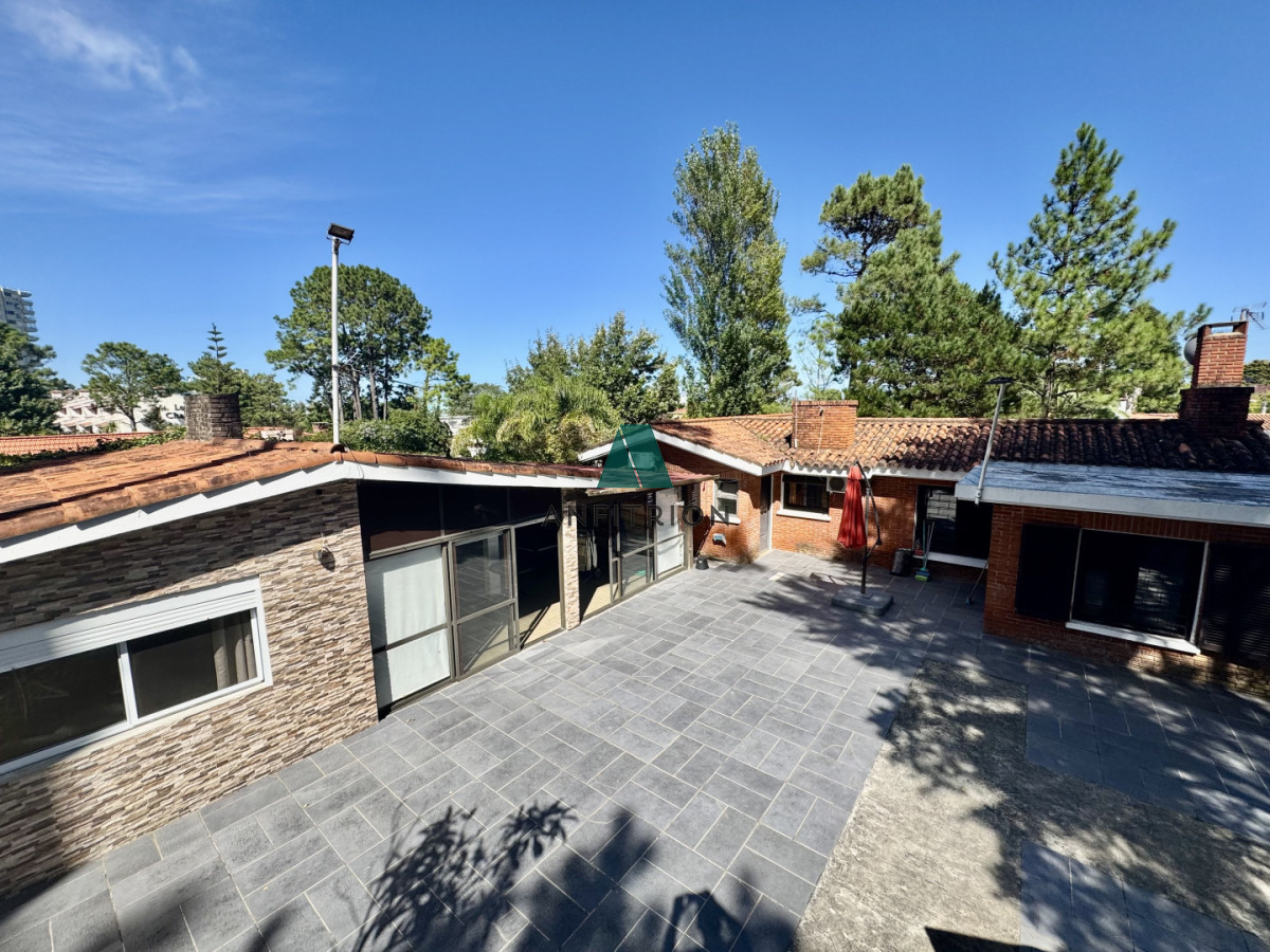 Casa ID.57 - Casa en venta playa mansa Punta del Este