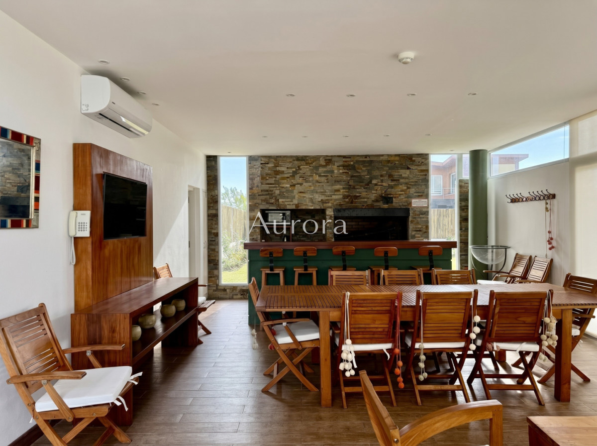 Apartamento ID.431 - Apartamento en venta en primera línea de la Playa Mansa, Punta del Este — 130 m² con vista al mar