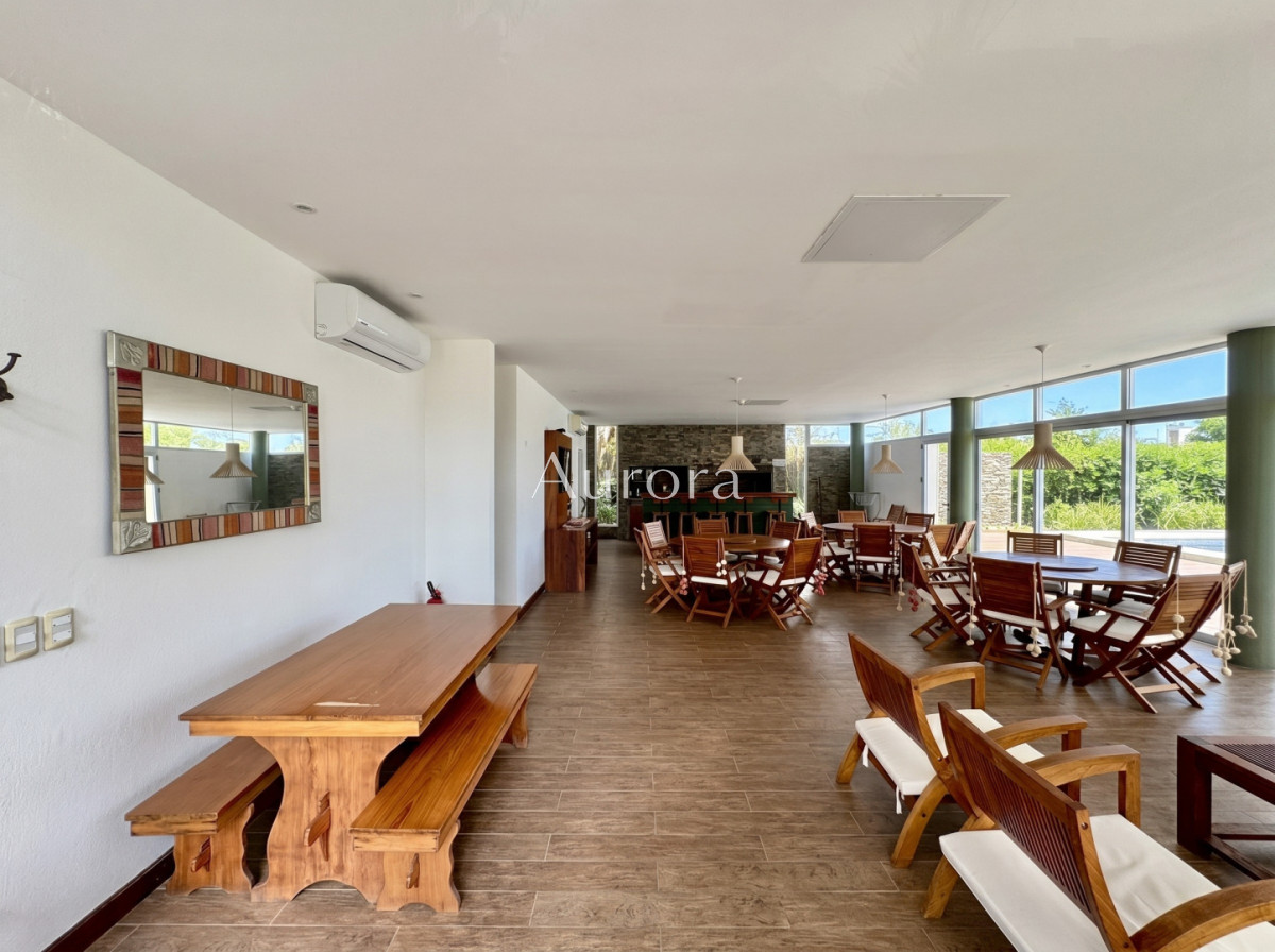 Apartamento ID.431 - Apartamento en venta en primera línea de la Playa Mansa, Punta del Este — 130 m² con vista al mar