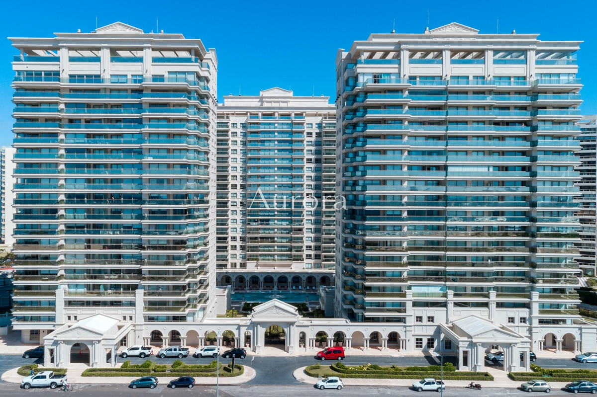 Apartamento ID.434 - Apartamento en Imperiale venta en Playa Brava, Punta del Este frente al mar