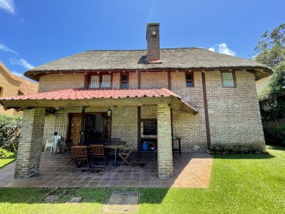 chalet a 100 metros del mar en alquiler - agp6284c