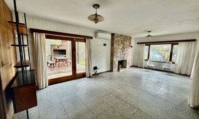 Muy linda casa en paradas de la mansa a 200 ms del mar!