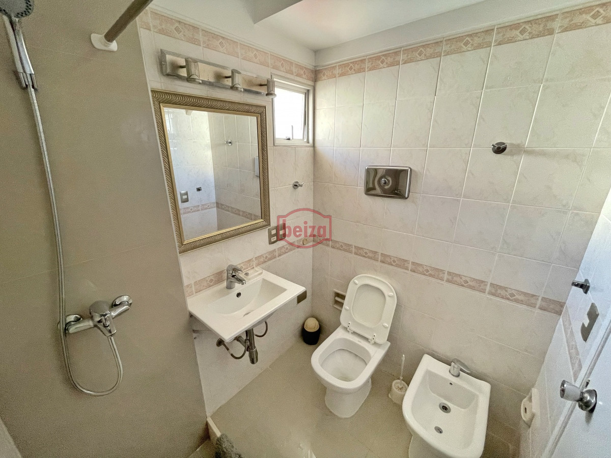 Apartamento ID.164332 - Edificio con todos los servicios, a pasos de centro y cerca de la brava y mansa