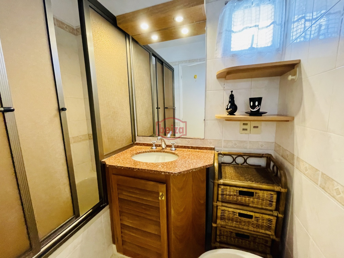 Apartamento ID.166379/Espectacular-departamento-en-Playa-Mansa-de-3-dormitorios-frente-al-mar! - Brava ,A una cuadra de la Brava  3 dormit