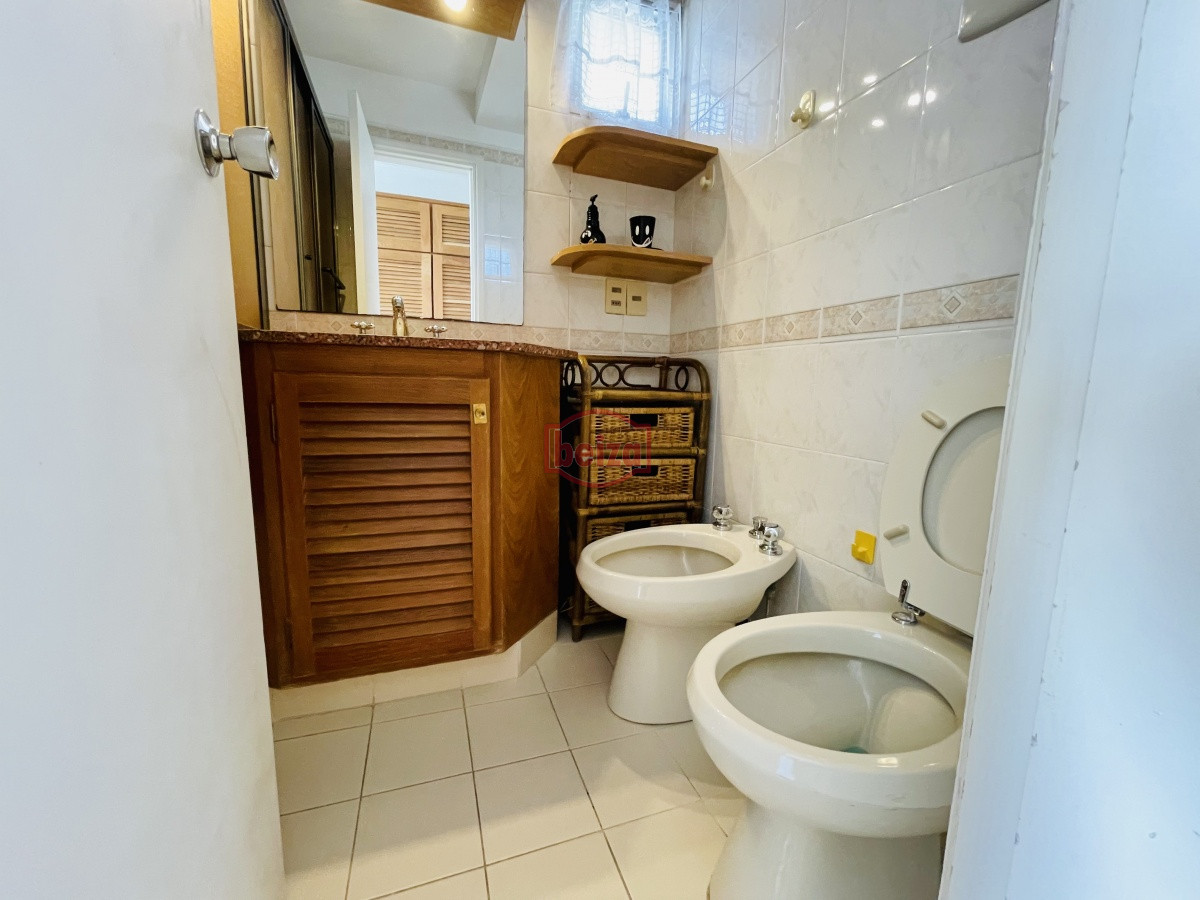 Apartamento ID.166379/Espectacular-departamento-en-Playa-Mansa-de-3-dormitorios-frente-al-mar! - Brava ,A una cuadra de la Brava  3 dormit