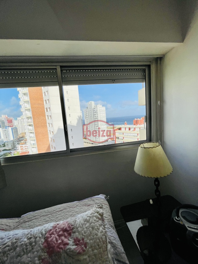 Apartamento ID.166379/Espectacular-departamento-en-Playa-Mansa-de-3-dormitorios-frente-al-mar! - Brava ,A una cuadra de la Brava  3 dormit