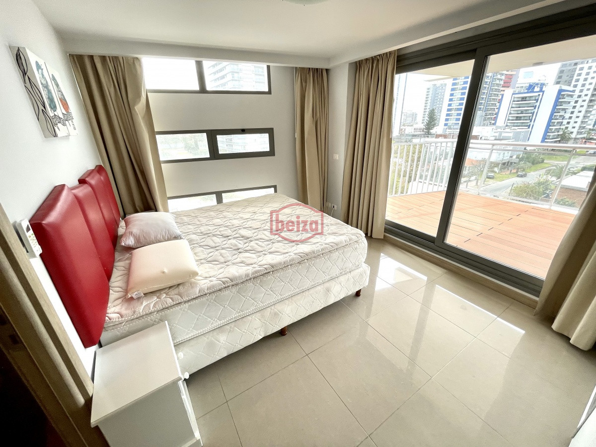 Apartamento ID.164376/Apartamento-en-Peninsula,-2-dormitorios-* - Excelente propiedad muy bien ubicada,amplias comodidades,pileta climatizada.-