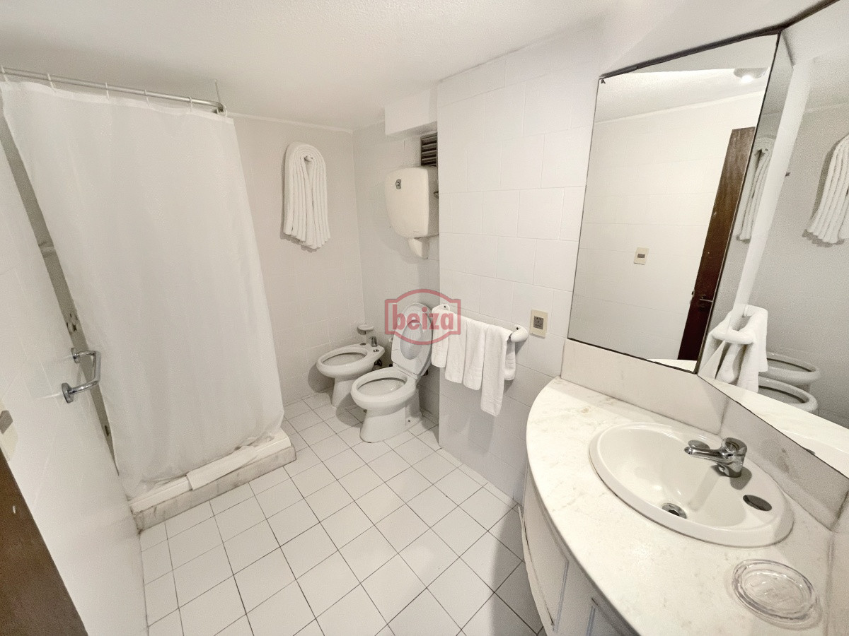 Apartamento ID.166227/Un-dormitorio-en-venta-sobre-Roosevelt - OPORTUNIDAD Apartamento de 1 dormitorio sobre Roosevelt a excelente precio. Financia 50%