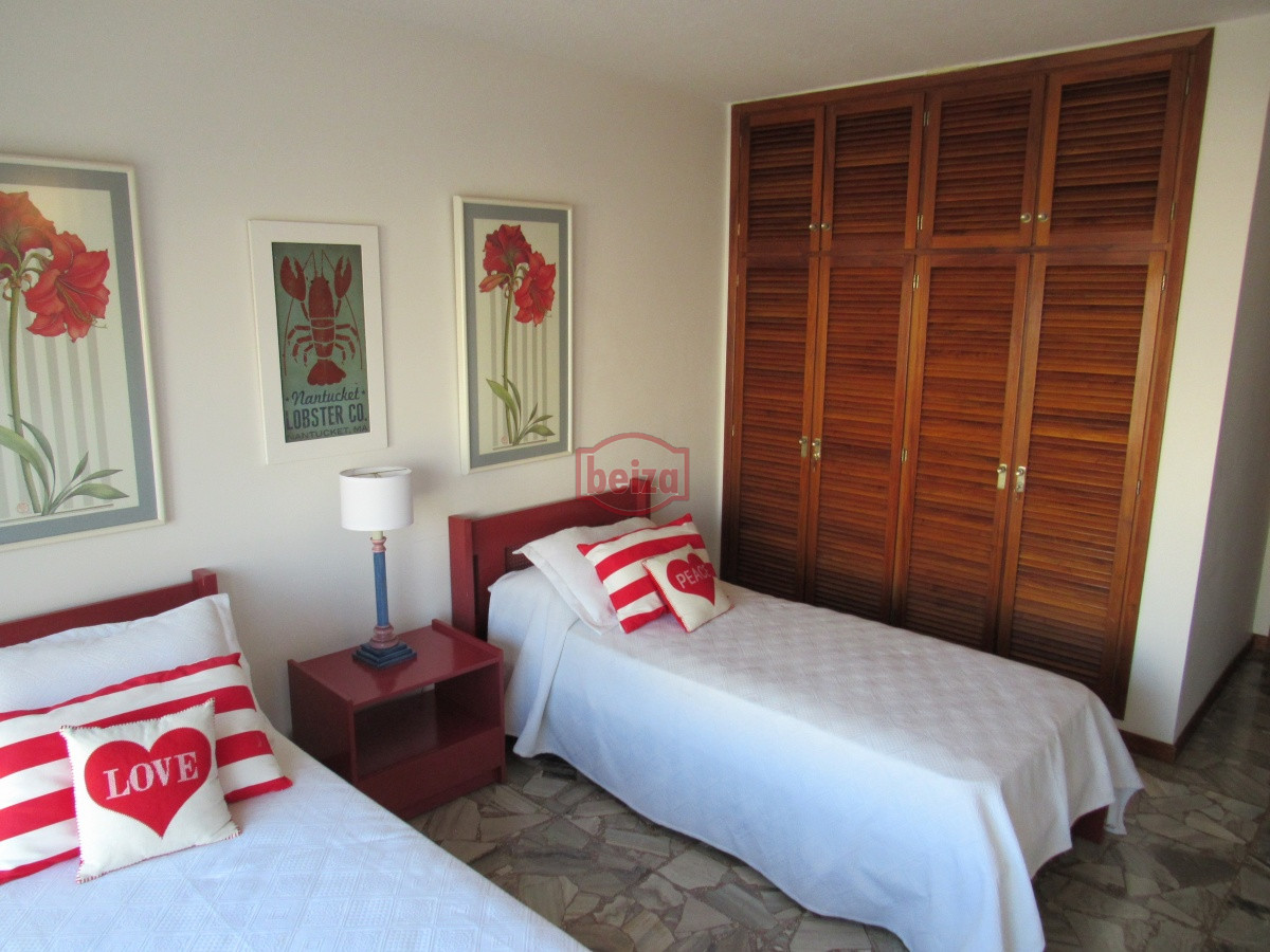 Apartamento ID.164375/ALQUILA-APARTAMENTO-2-DORMITORIOS-,-2-BAÑOS - Apartamento en Playa Mansa de Punta del Este