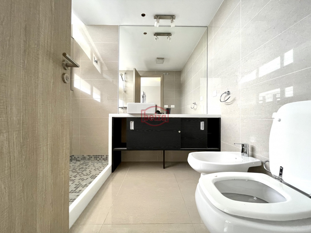 Apartamento ID.164376/Apartamento-en-Peninsula,-2-dormitorios-* - Excelente propiedad muy bien ubicada,amplias comodidades,pileta climatizada.-