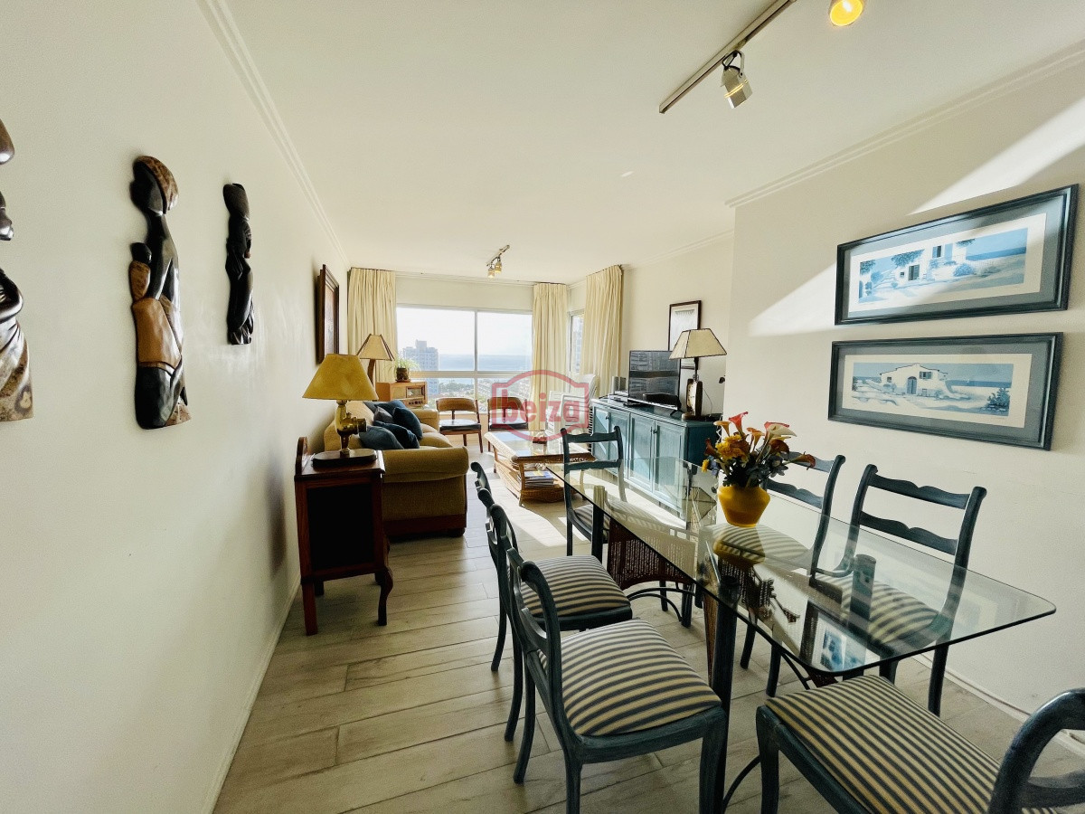 Apartamento ID.166379/Espectacular-departamento-en-Playa-Mansa-de-3-dormitorios-frente-al-mar! - Brava ,A una cuadra de la Brava  3 dormit