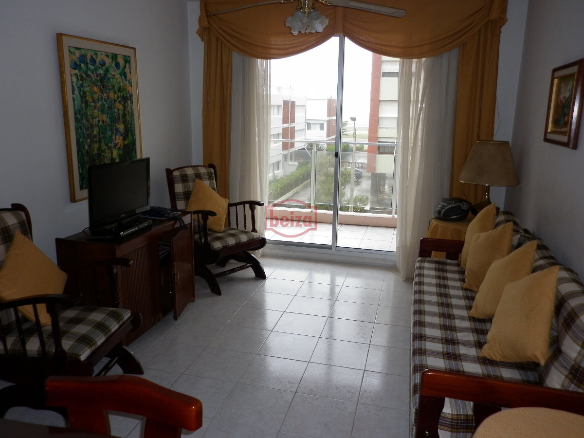 Apartamento ID.164395 - Playa Brava,3 de Playa Mansa y 3 de Gorlero.