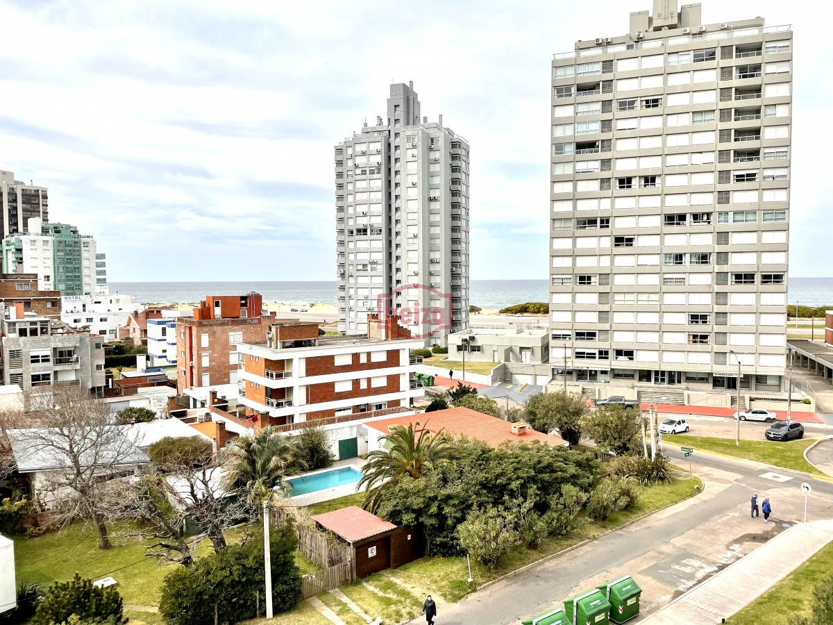 Apartamento ID.164376/Apartamento-en-Peninsula,-2-dormitorios-* - Excelente propiedad muy bien ubicada,amplias comodidades,pileta climatizada.-