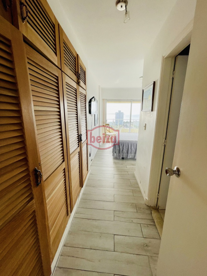 Apartamento ID.166379/Espectacular-departamento-en-Playa-Mansa-de-3-dormitorios-frente-al-mar! - Brava ,A una cuadra de la Brava  3 dormit
