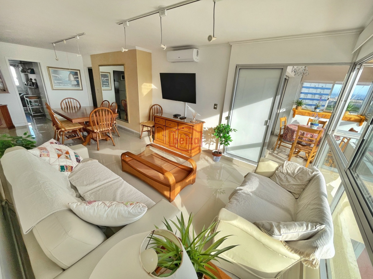 Apartamento ID.164332 - Edificio con todos los servicios, a pasos de centro y cerca de la brava y mansa