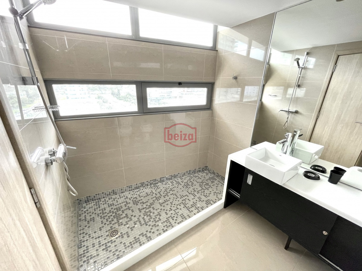 Apartamento ID.164376/Apartamento-en-Peninsula,-2-dormitorios-* - Excelente propiedad muy bien ubicada,amplias comodidades,pileta climatizada.-